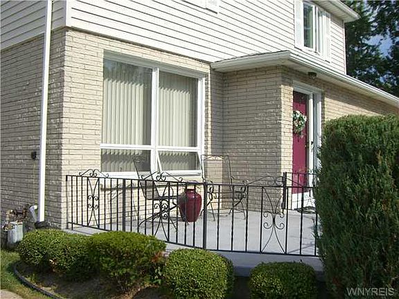 2nd image of 256 Curtis Pkwy