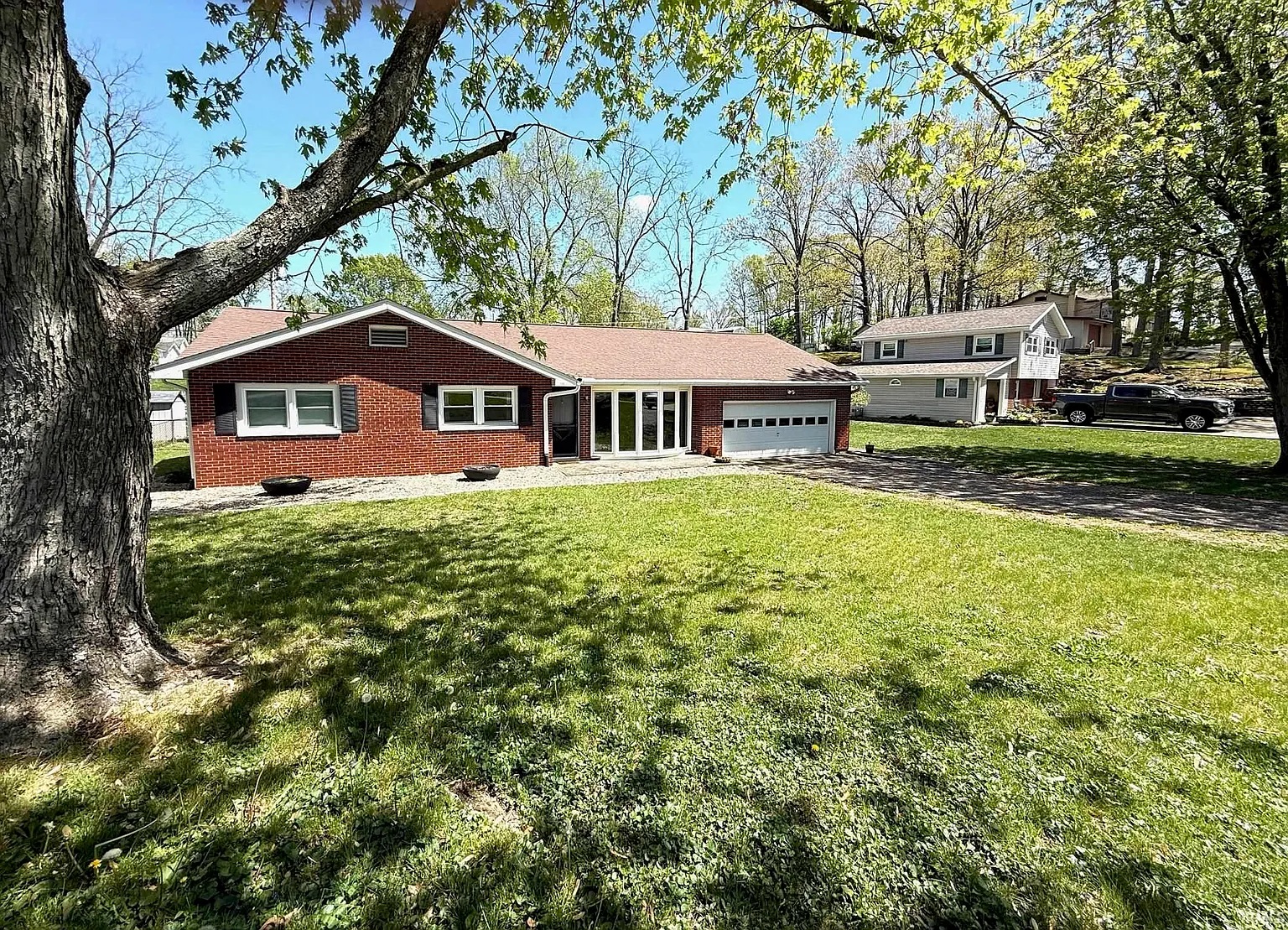 338 Eastwood Dr photo 1