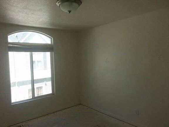 5th image of 2412 S Big Village Ct