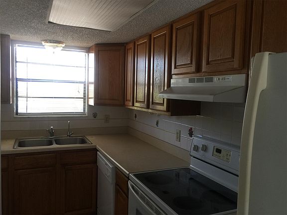 3rd image of 1510 Espanola Ave