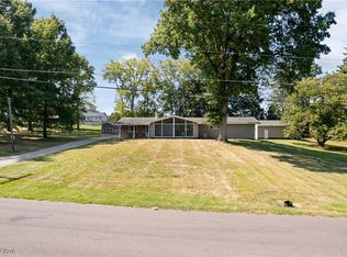 6959 Maplehill St SW, Navarre, OH 44662