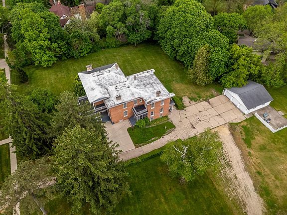 2nd image of 965 Racine STREET