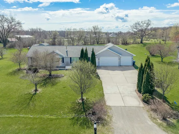 7361 Meadowridge Dr, Pickett, WI 54964