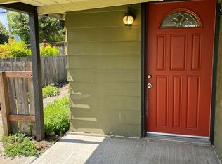 3324 SW 106th St, Seattle, WA 98146