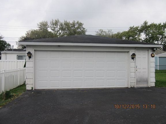 2nd image of 81 E Elmwood Dr