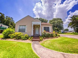 3889 Doyle Ave, Groves, TX 77619