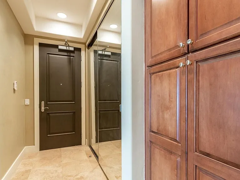 2211 E Camelback Rd #104 — Photo 4