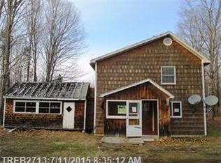 194 Dunn Rd, Dexter, ME 04930