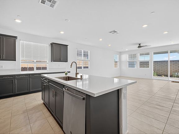 3rd image of 73514 Cierra St