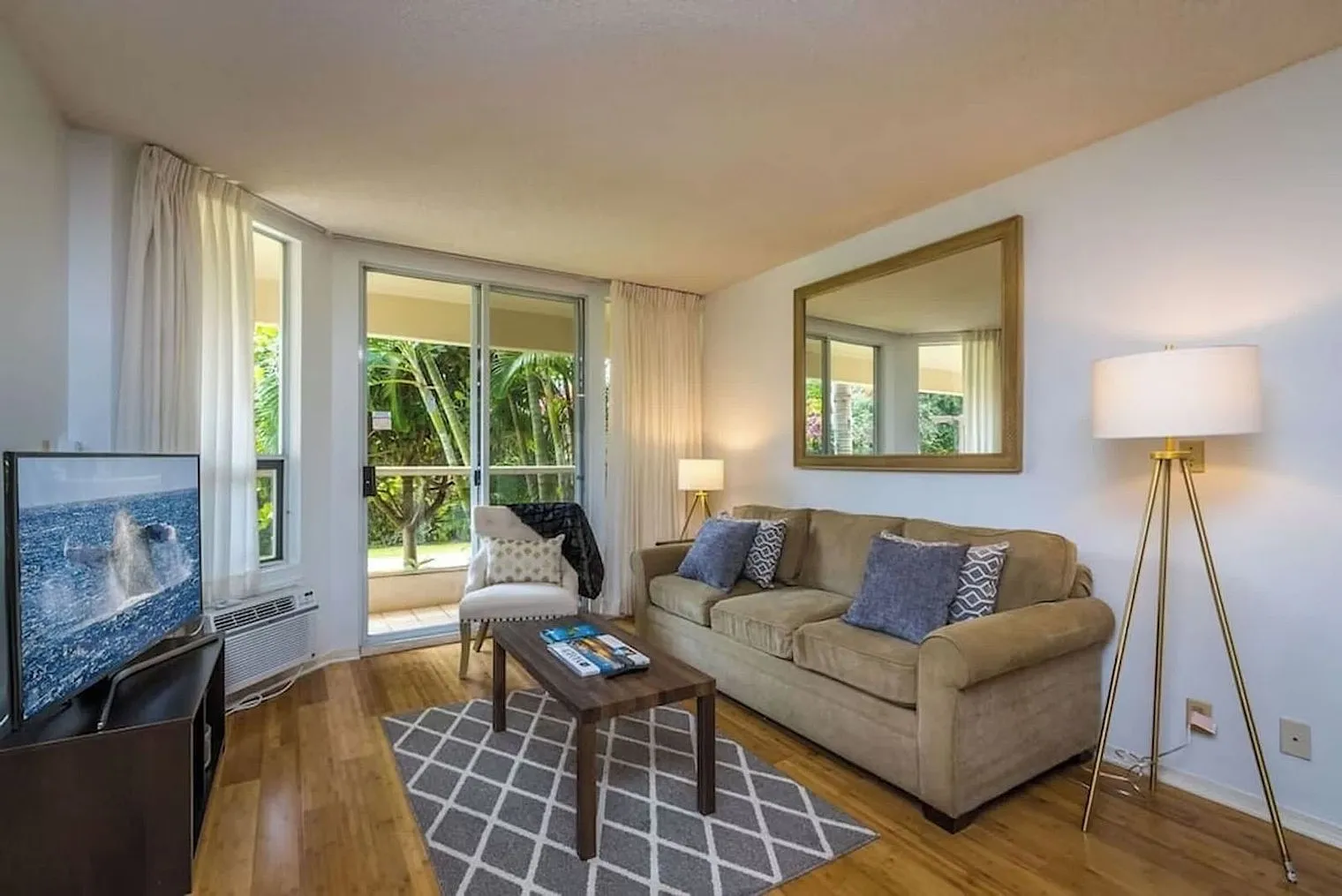 2 bed, 2.0 bath, 1140 sqft, $8,133 — Photo 3