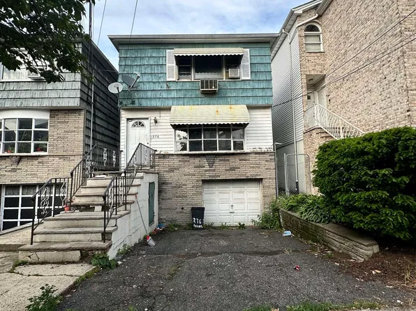 276 Chapel Avenue image 1 of 14