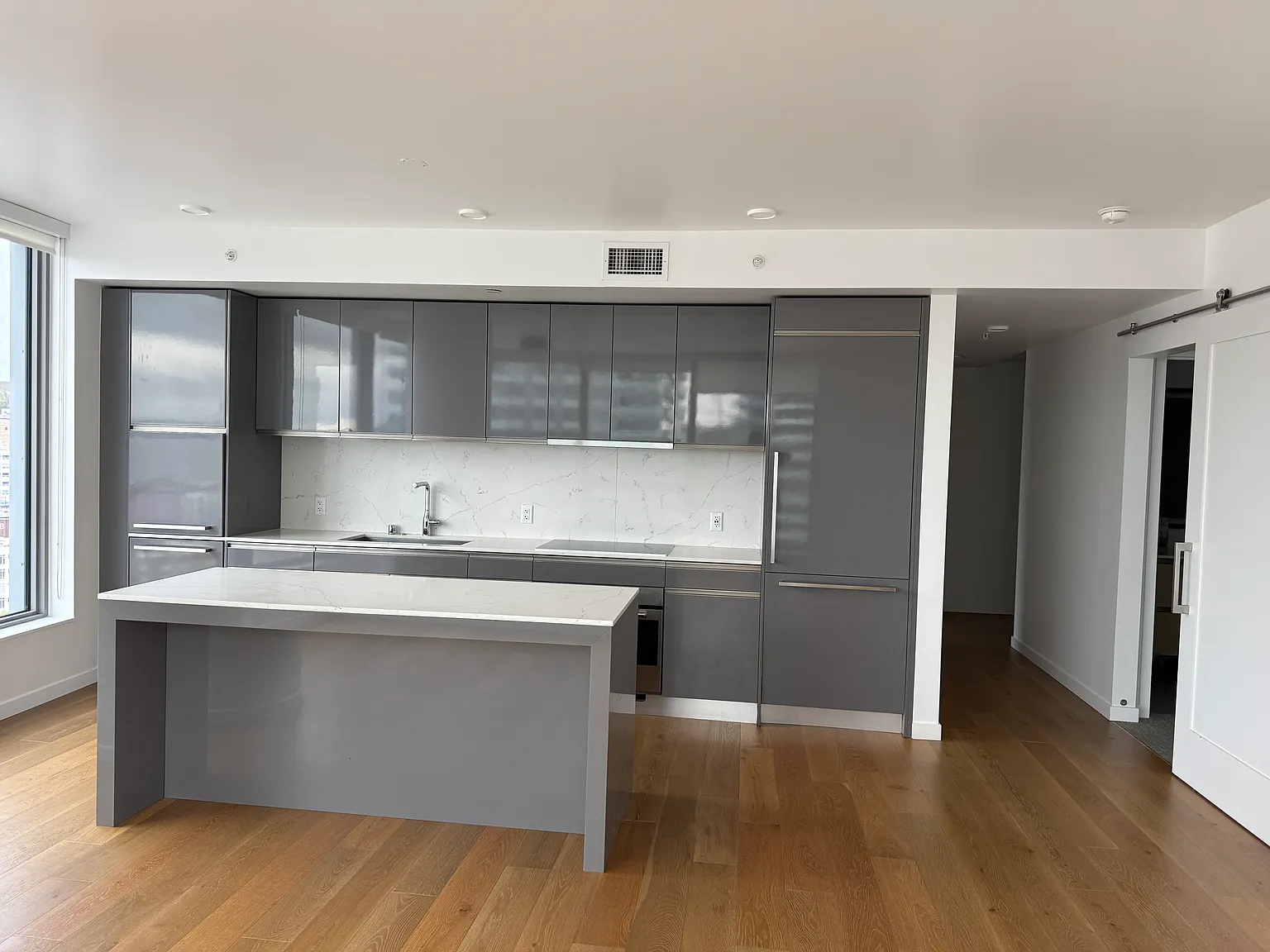 2 bed, 1108 sqft, $4,200 — Photo 4