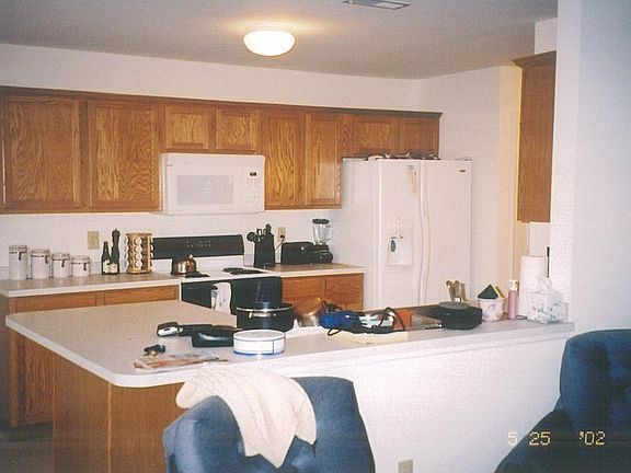 Kitchen w/Island
