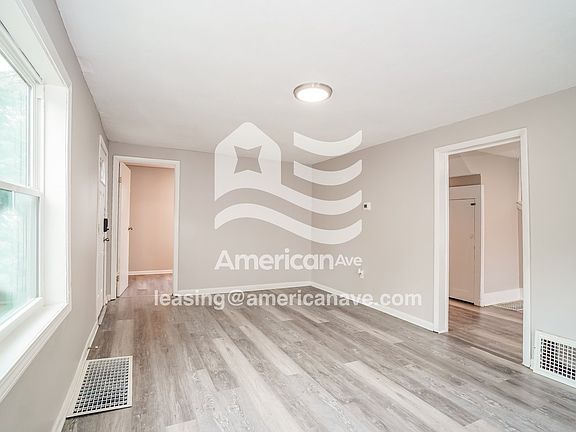 1084291_003_living_room_4.jpg