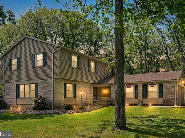 74 Brook Ln, Mountain Top, PA 18707