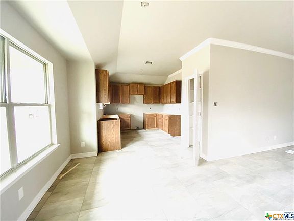 4th image of 311 Woods Dr