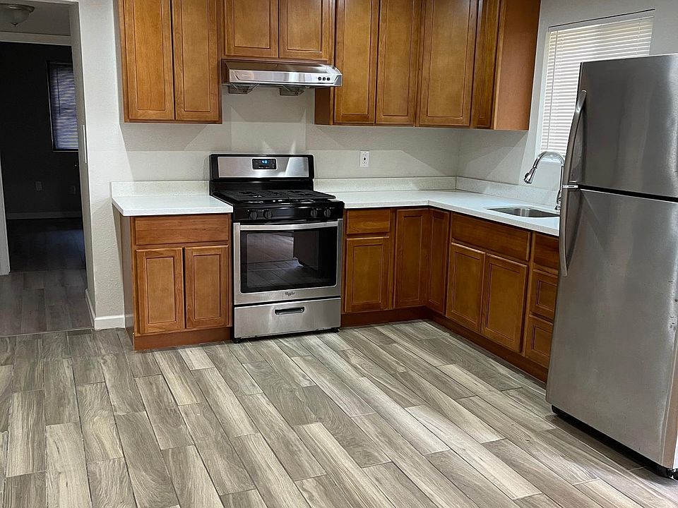 1st image of 24 Lycett Cir #A