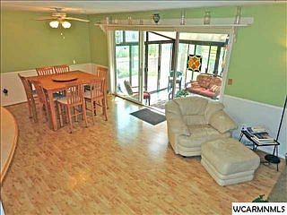 4th image of 419 W College Dr