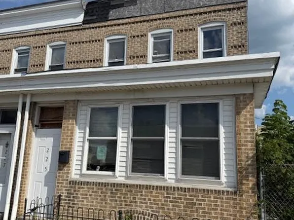 225 E 4th St, Chester, PA 19013