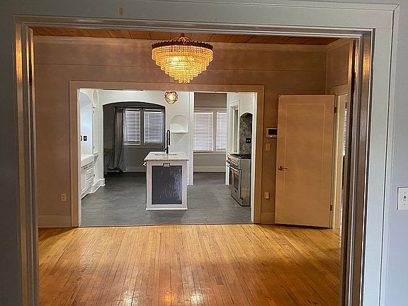 3rd image of 702 W 5th St