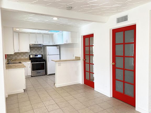 4th image of 556 S Highland Dr #556
