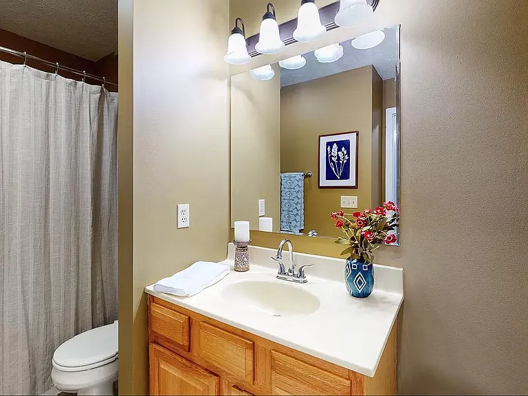 2610 Carrington Ln — Photo 14
