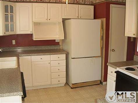 4th image of 2111 Gibbs Dr #4