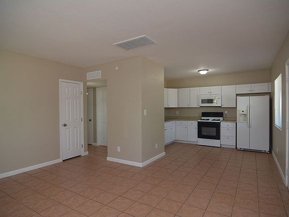 3rd image of 214-220 E Laguna St