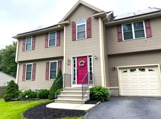 90 Pinecrest Dr, Springfield, MA 01118