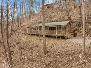 1005 Lily Ct, Sevierville, TN 37876