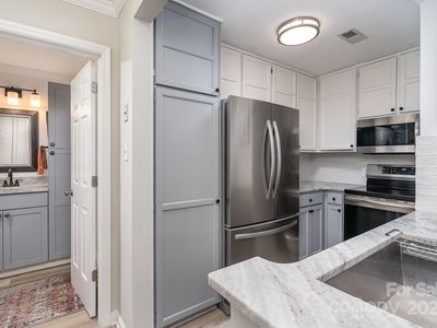 1101 E Morehead St APT 40, Charlotte, NC, 28204