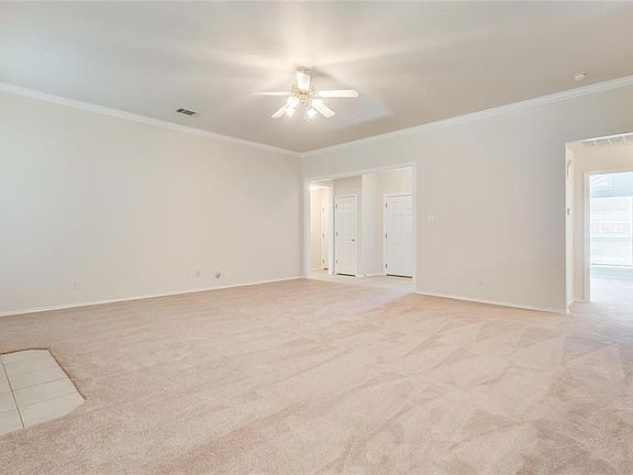 5th image of 1002 Thistle Meade Cir