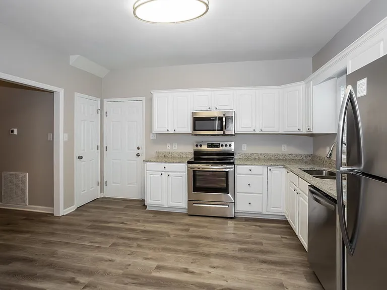 1042 Newfound Hollow Dr — Photo 8