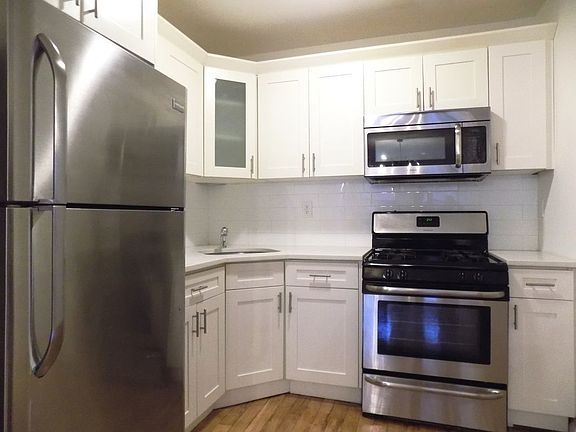 2nd image of 182 Herkimer St #2R
