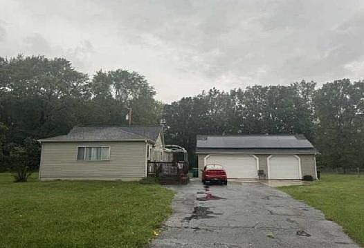 2nd image of 27596 Newcastle St