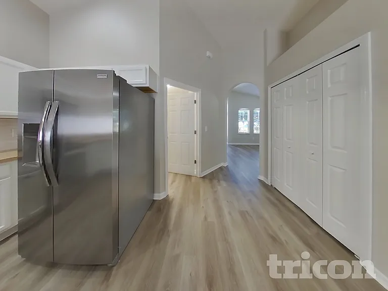 176 Dakota Ave — Photo 6