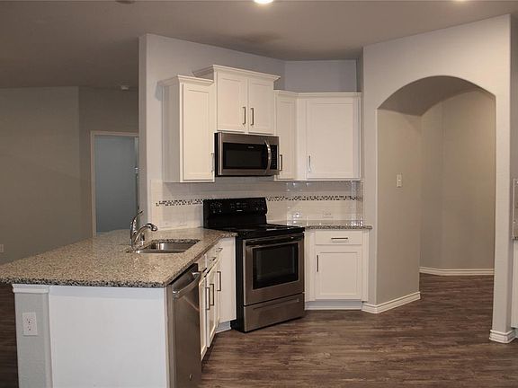 5th image of 3133 Overlook Dr