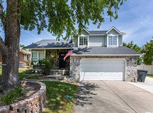 4192 W Yorkshire Dr, South Jordan, UT 84009