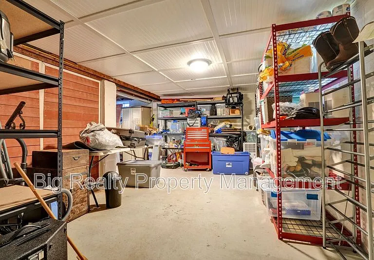 912 Feist Ave — Photo 9
