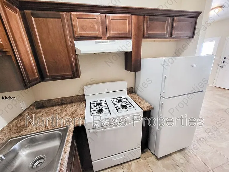 1100 Cedar St #4 — Photo 5