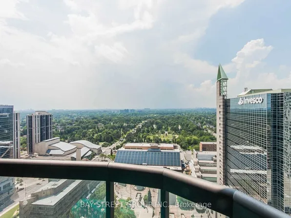 8 Hillcrest Ave, Toronto, ON