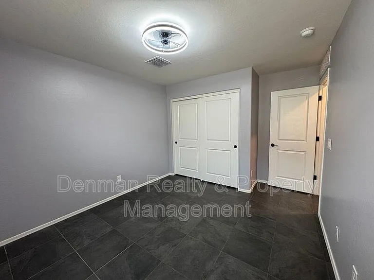 1633 W Pinkley Ct — Photo 27