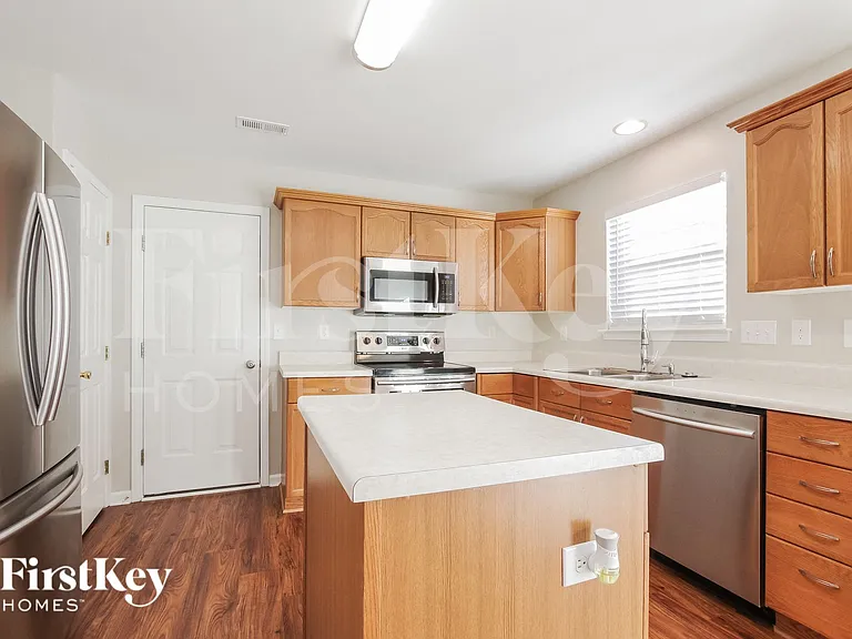 6622 Courtland St — Photo 4