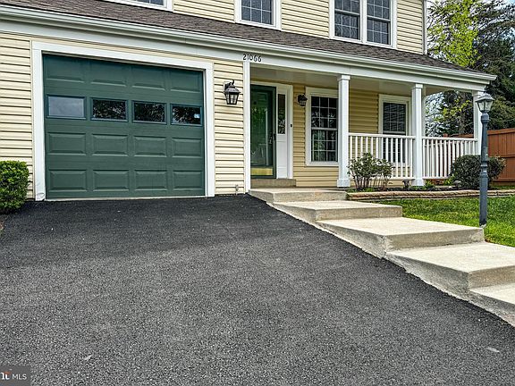 5th image of 21066 Hawthorne Ct
