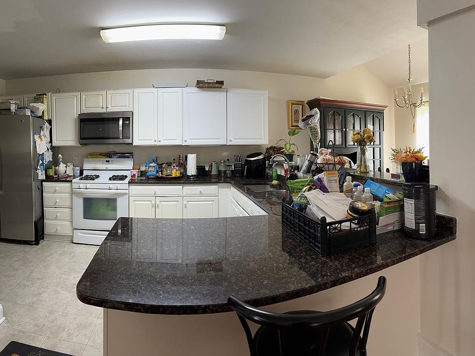 1st image of 719 Lexington Dr
