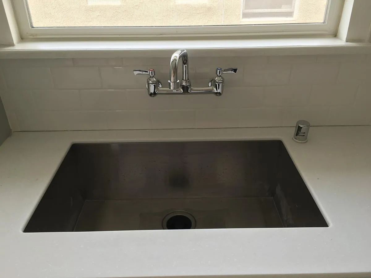 2 bed, 1000 sqft, $3,475 — Photo 2