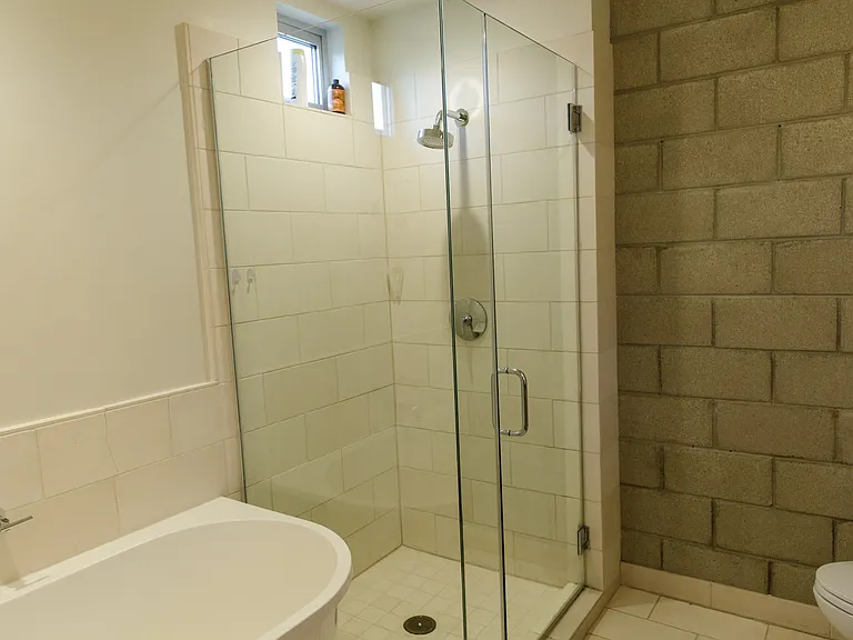 3450 Cahuenga Blvd W #403 — Photo 15