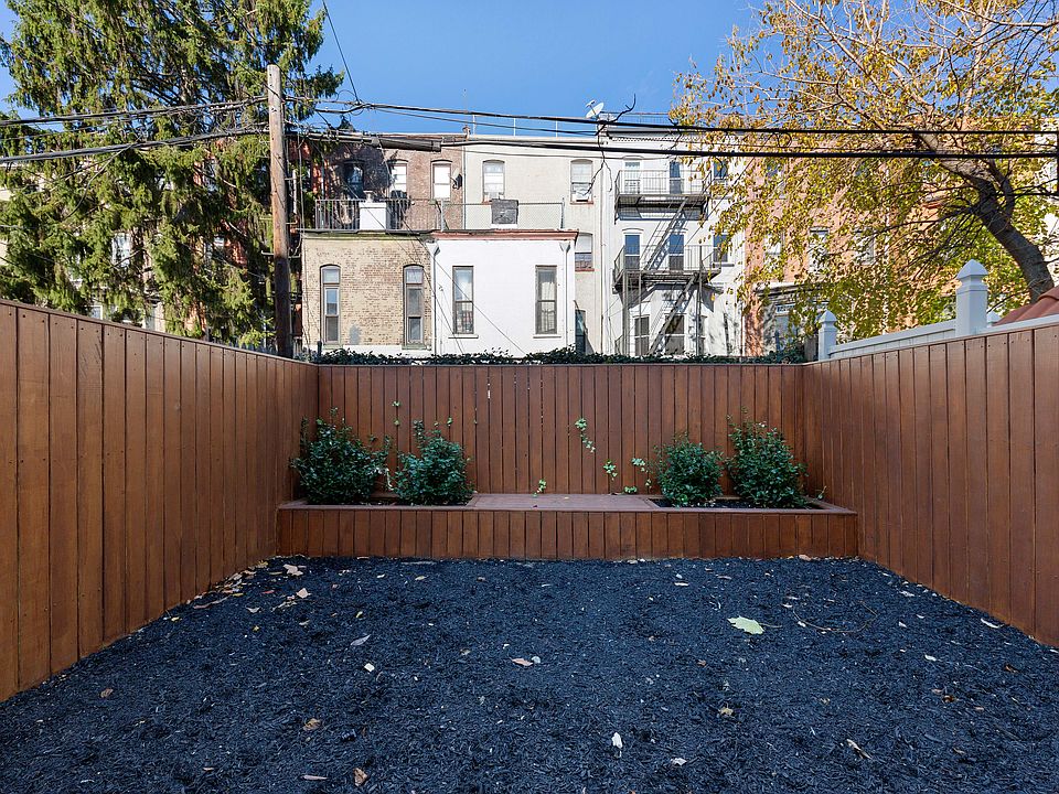 1st image of 329 Halsey St #1
