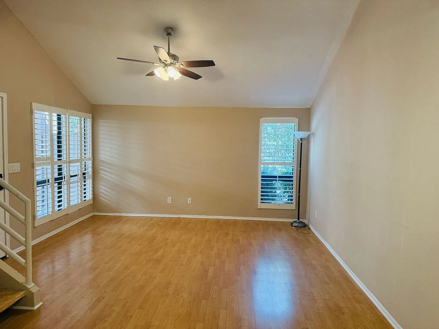 2 bed 2 bath — Photo 3