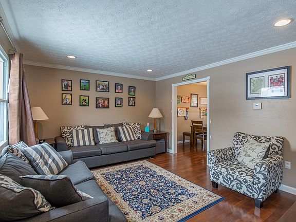 3rd image of 6485 Tassel Ct